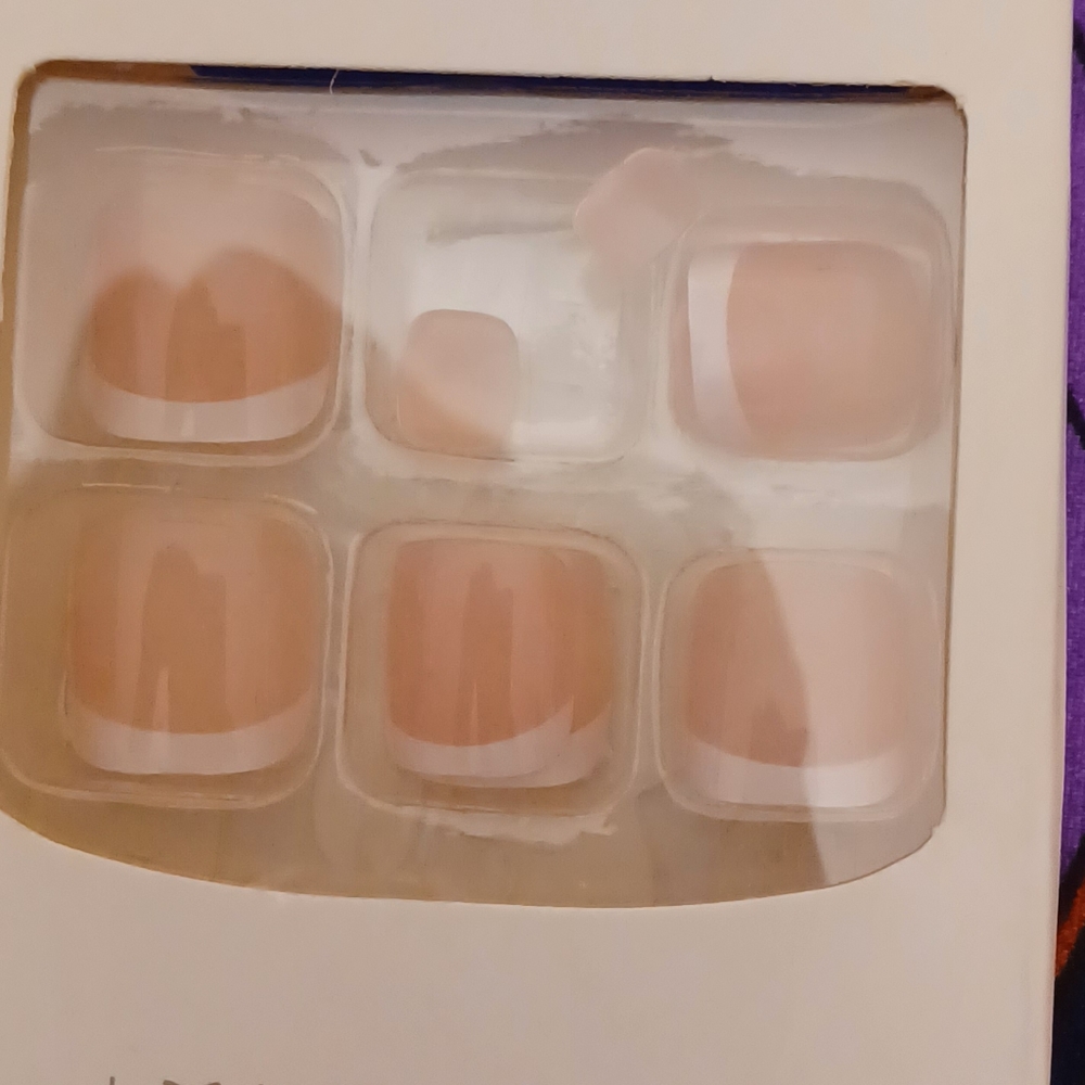 24Pc Nails - Picture 3 of 8